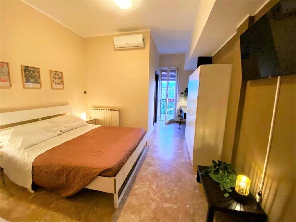 Casa Viola A 900 Mt Dalla Staz. Centrale Pescara Exterior foto