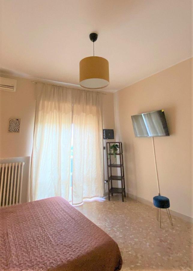 Casa Viola A 900 Mt Dalla Staz. Centrale Pescara Exterior foto