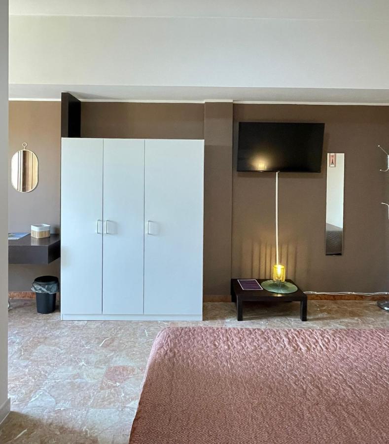 Casa Viola A 900 Mt Dalla Staz. Centrale Pescara Exterior foto